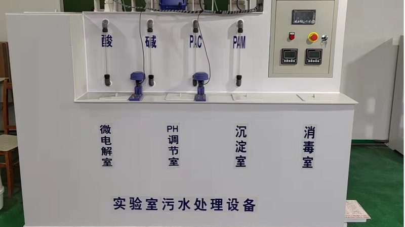 加药装置材质选择：环保设备行业的材质解析**